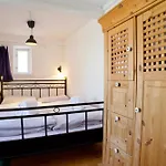 Holiday home Reetdachhus Meduse *