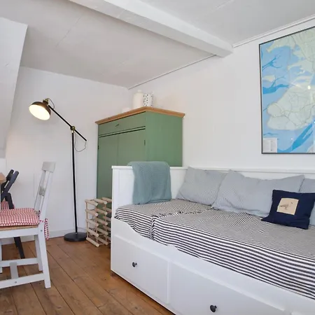 Holiday home Reetdachhus Meduse *